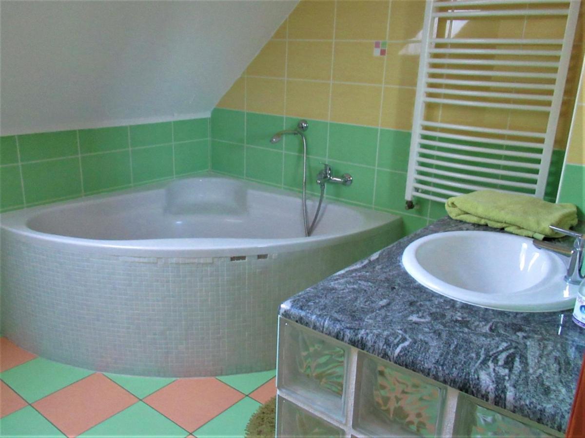 Menyhart Apartman Gyenesdiason 6 Fo Reszere Екстер'єр фото